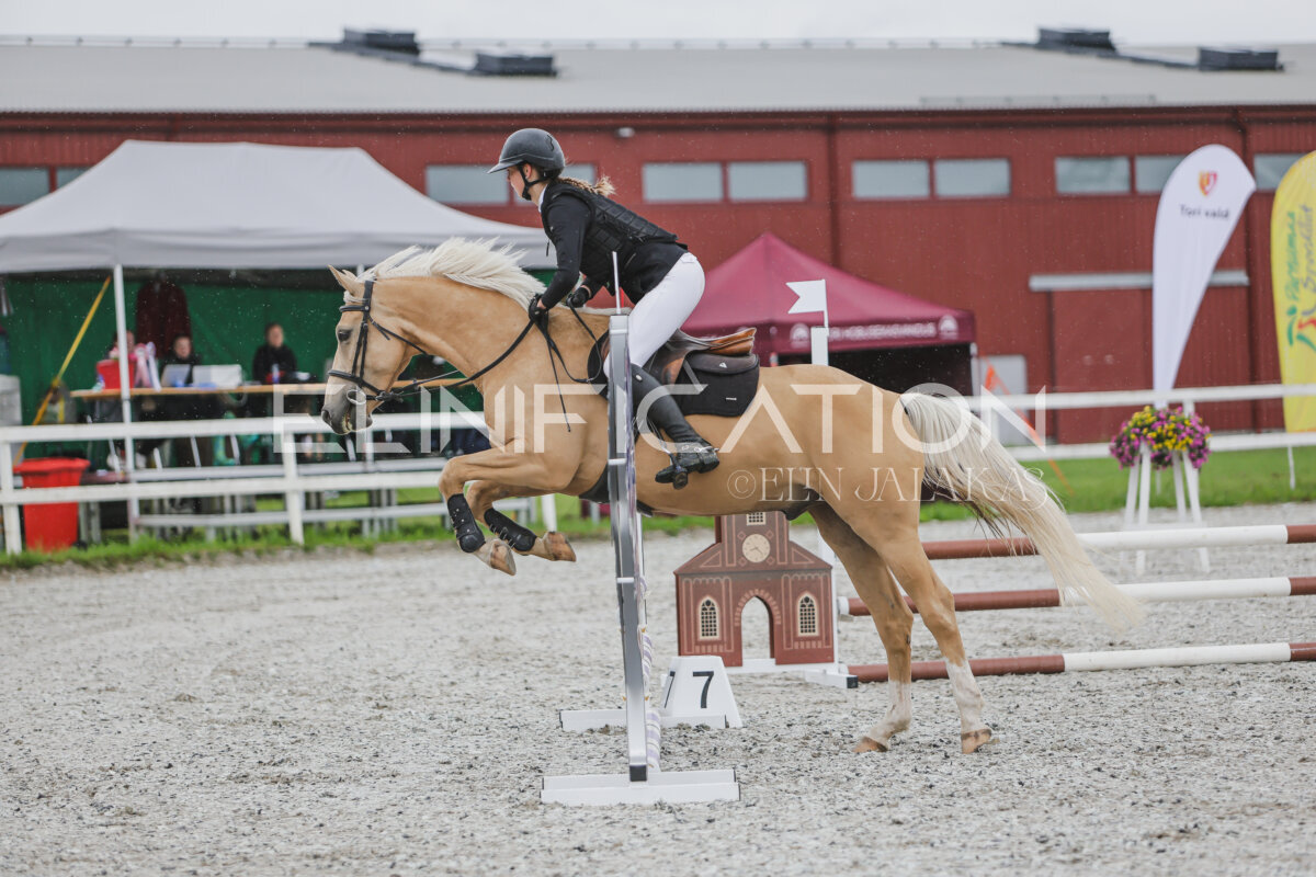 Tori_Karikas_2026_70_060