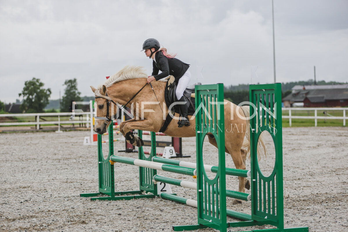 Tori_Karikas_2026_70_121