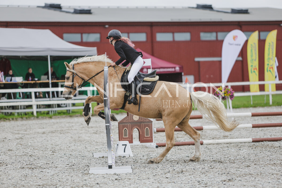 Tori_Karikas_2026_70_130