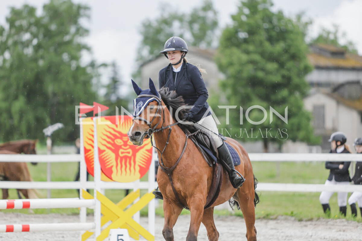 Tori_Karikas_2026_70_150