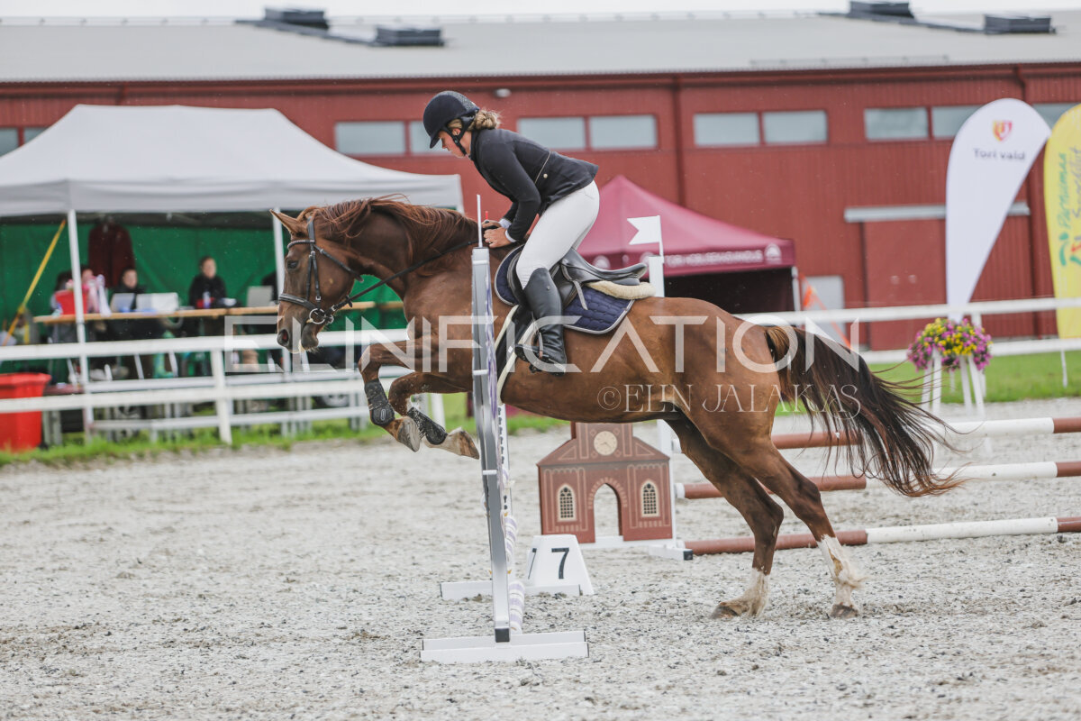 Tori_Karikas_2026_70_200