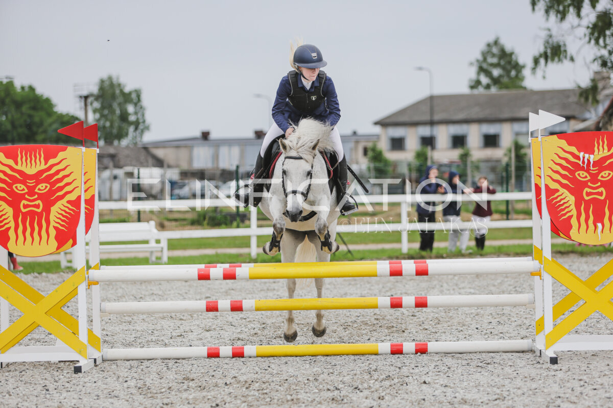 Tori_Karikas_2026_80_150