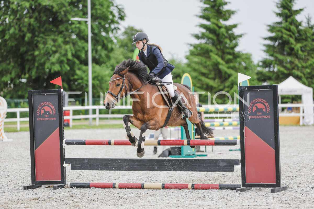 Tori_Karikas_2026_80_180