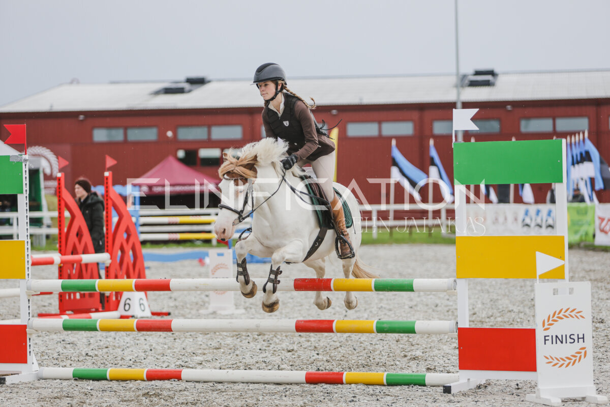 Tori_Karikas_2026_80_200
