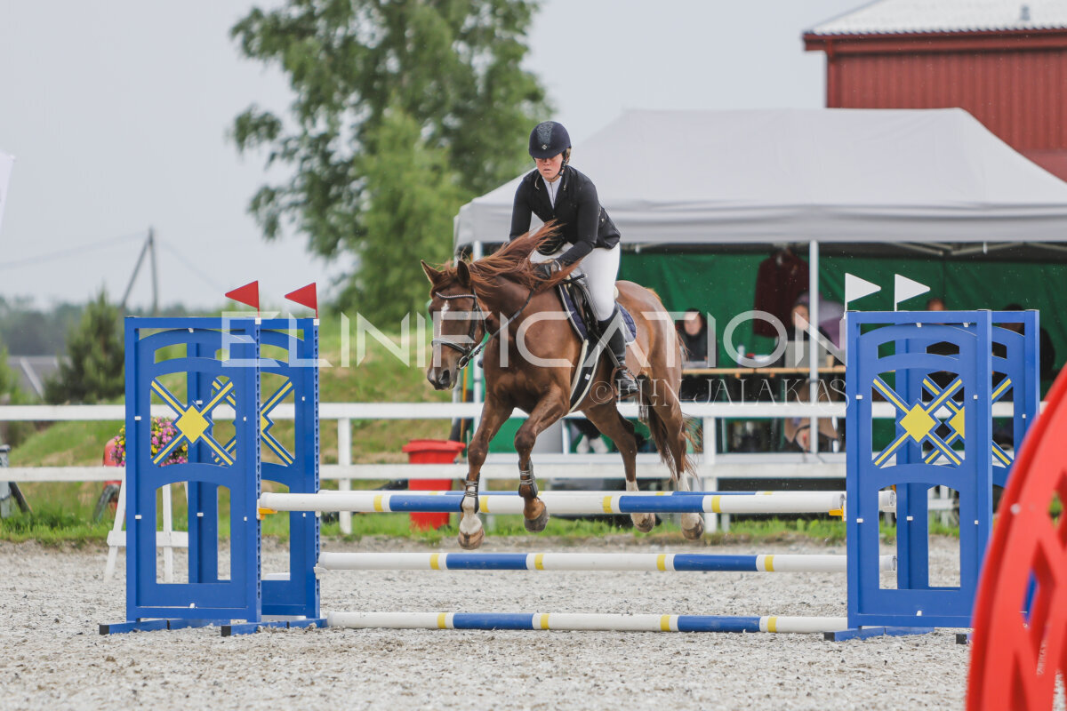Tori_Karikas_2026_80_250