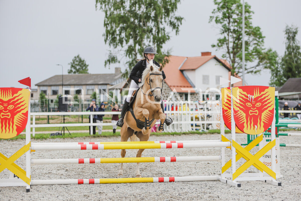 Tori_Karikas_2026_80_330