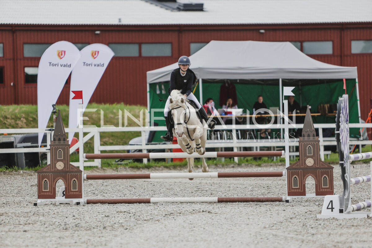 Tori_Karikas_2026_90_010