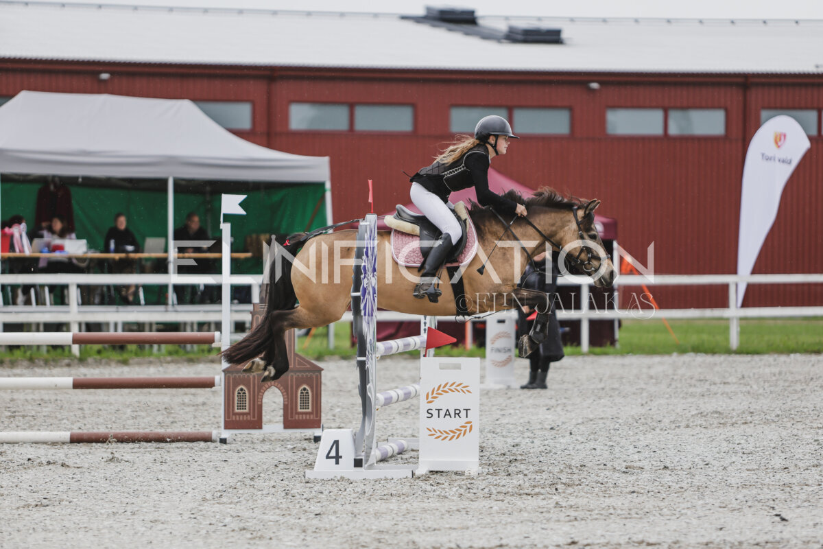 Tori_Karikas_2026_90_027