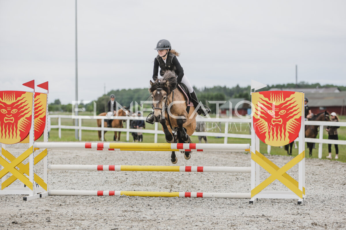 Tori_Karikas_2026_90_032