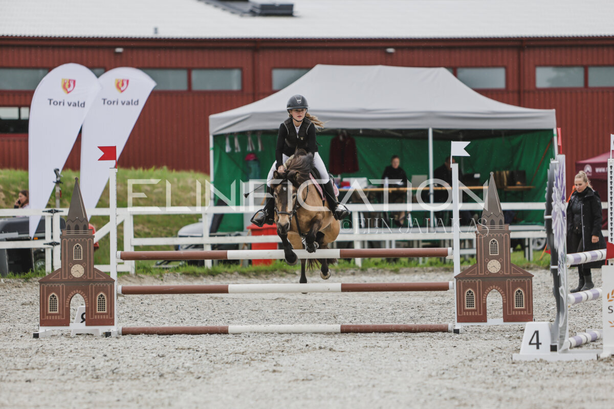 Tori_Karikas_2026_90_034