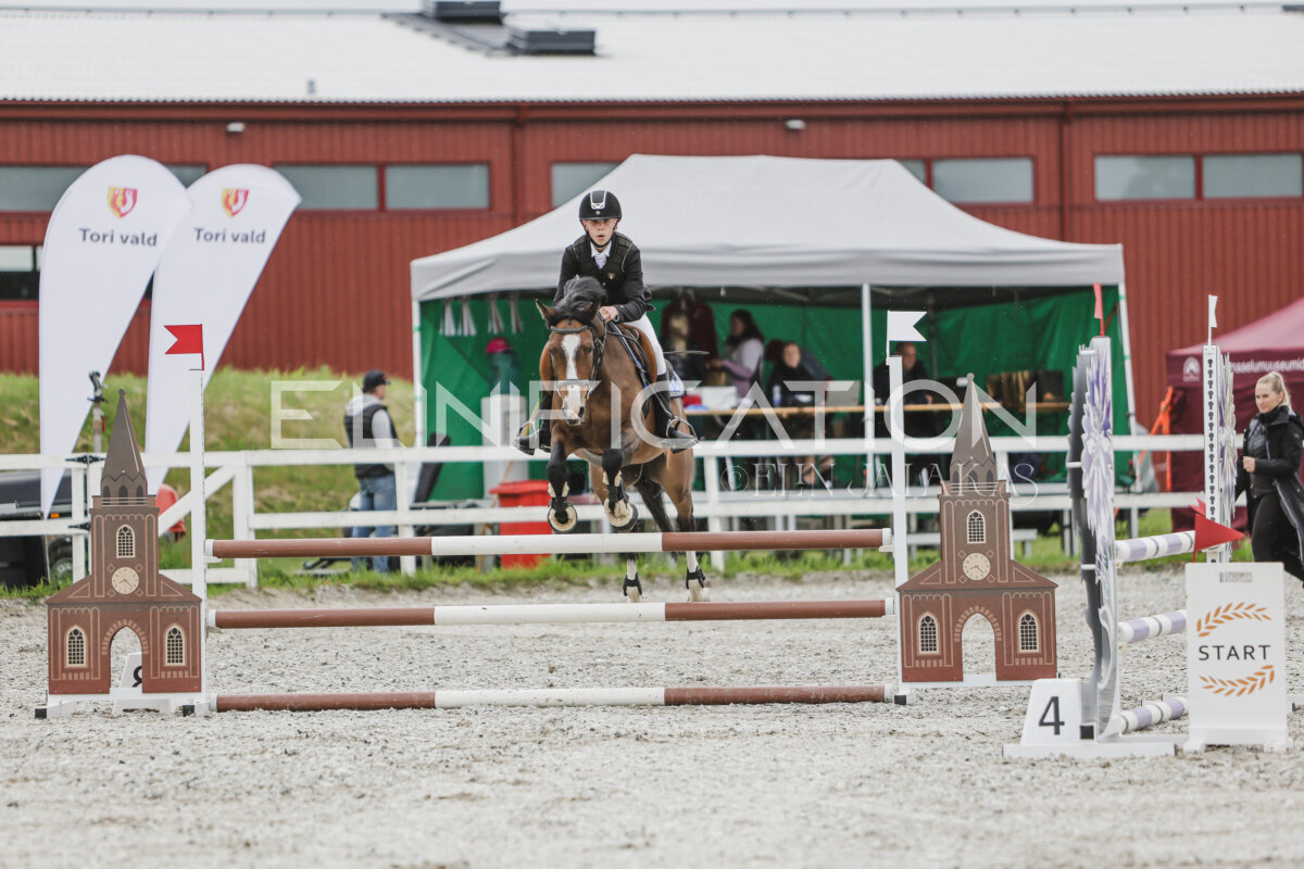 Tori_Karikas_2026_90_073