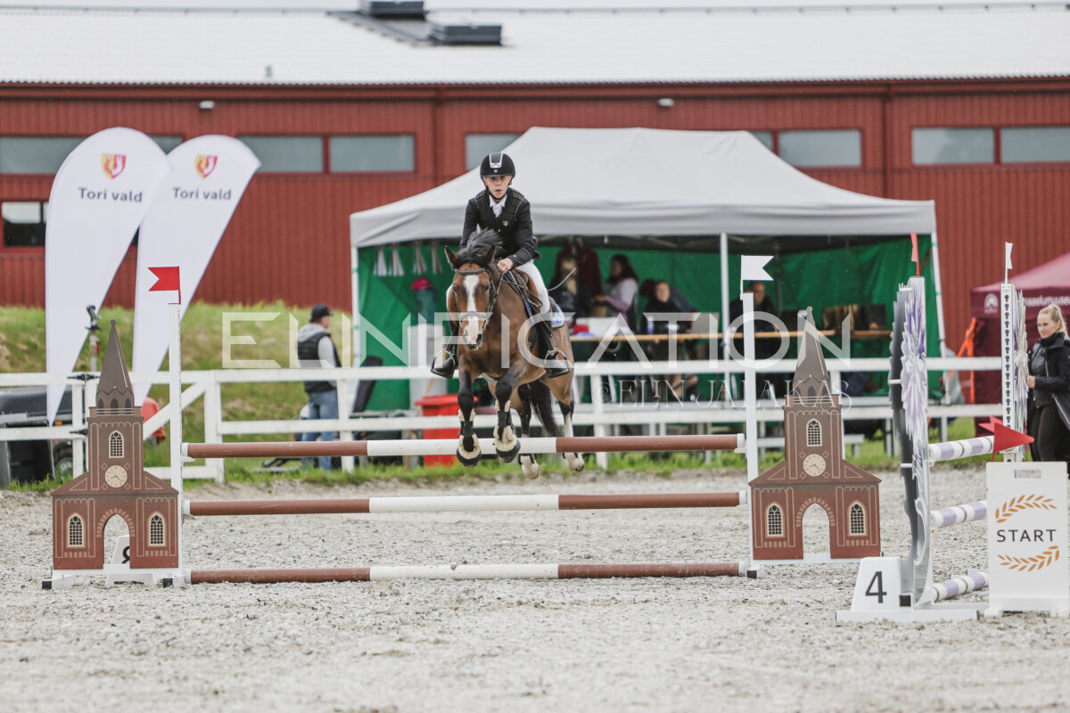 Tori_Karikas_2026_90_074