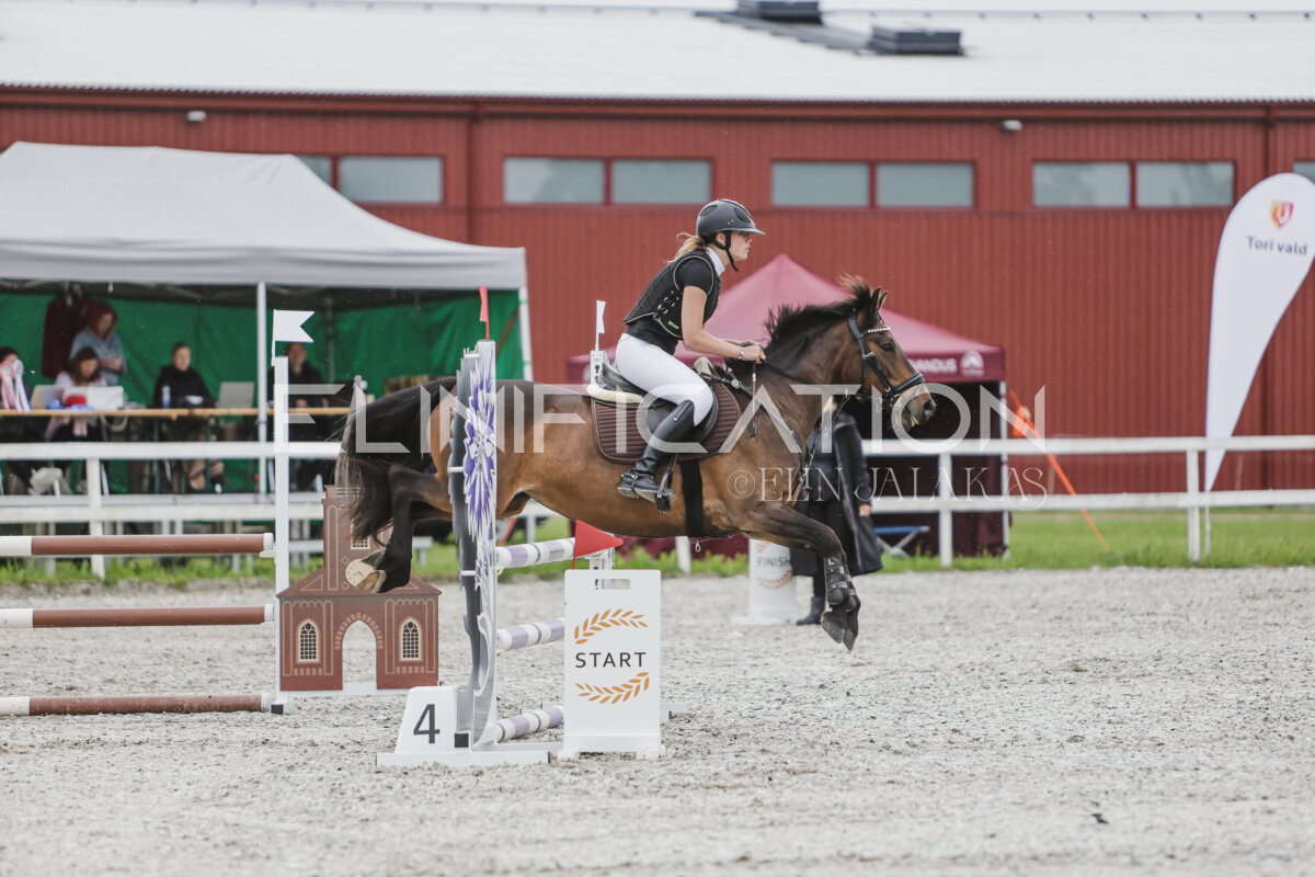 Tori_Karikas_2026_90_085
