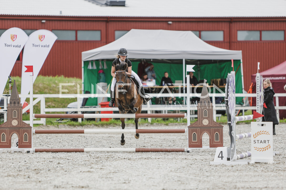 Tori_Karikas_2026_90_090