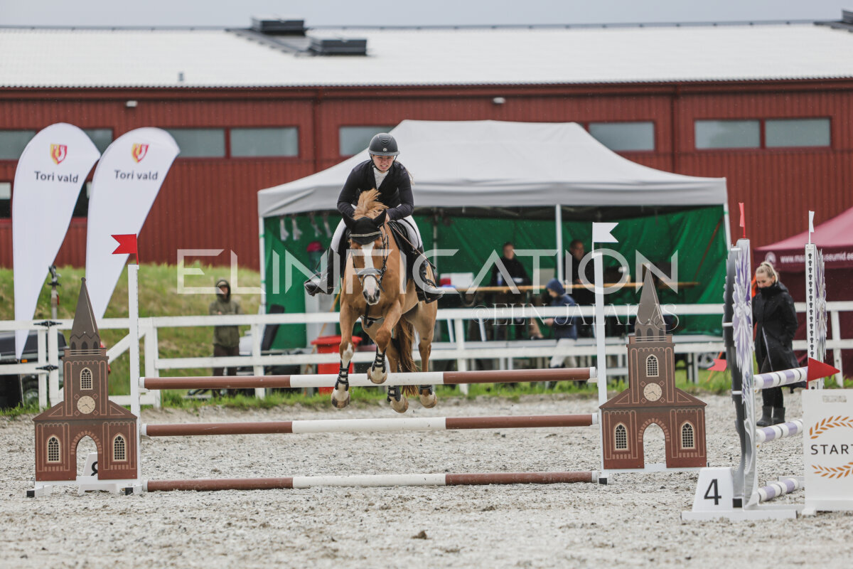 Tori_Karikas_2026_90_221