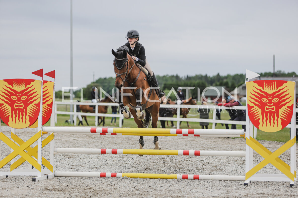 Tori_Karikas_2026_90_300