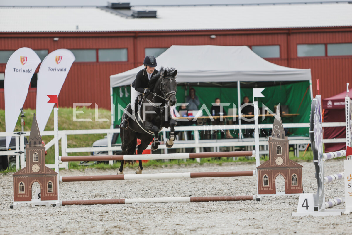 Tori_Karikas_2026_90_320
