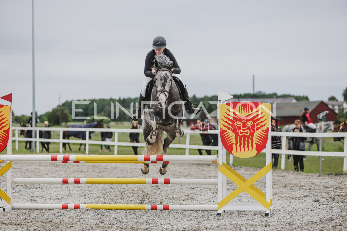 Tori_Karikas_2026_90_338
