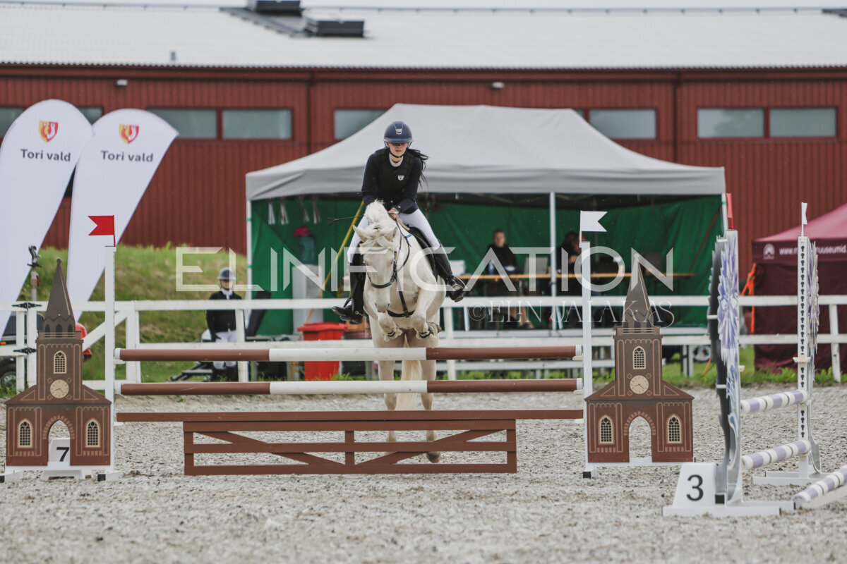 Tori_Karikas_2026_100_027