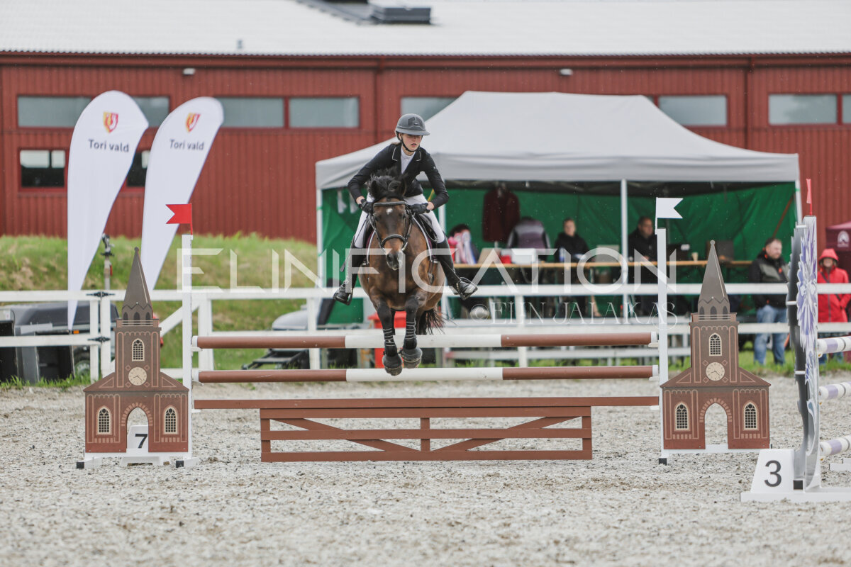 Tori_Karikas_2026_100_170