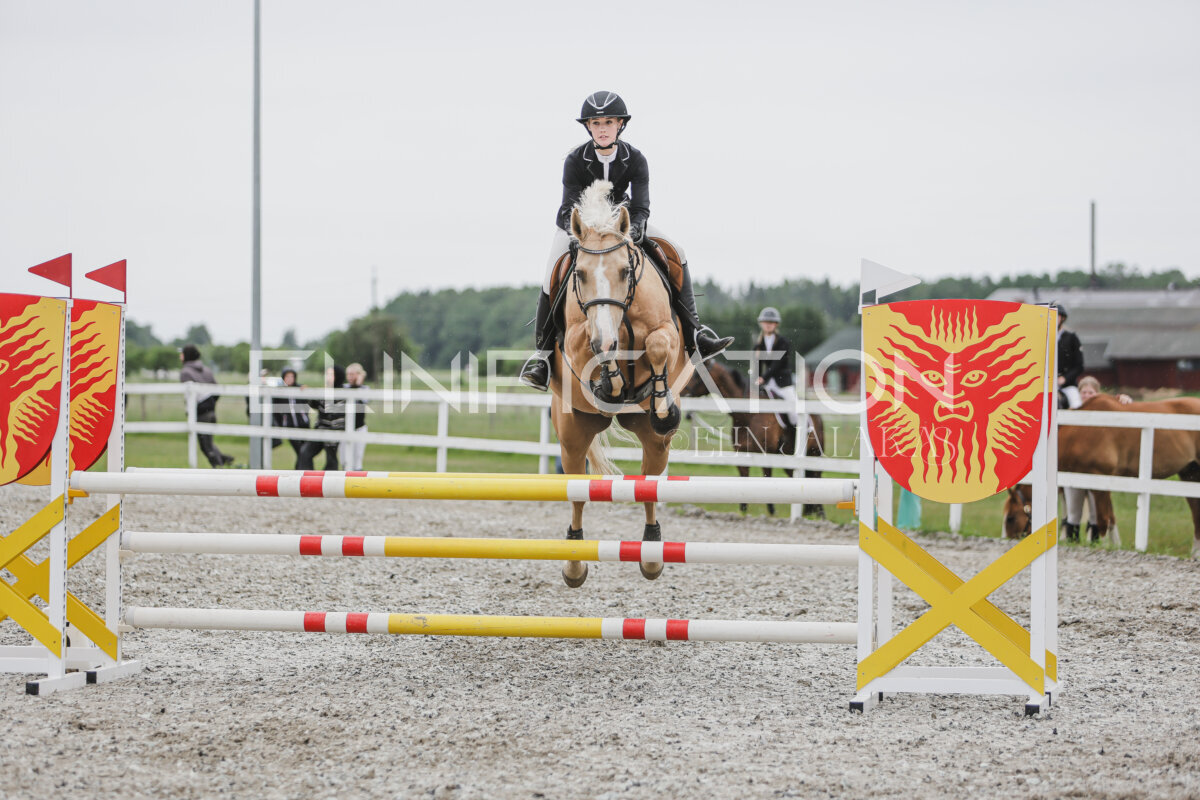 Tori_Karikas_2026_100_194