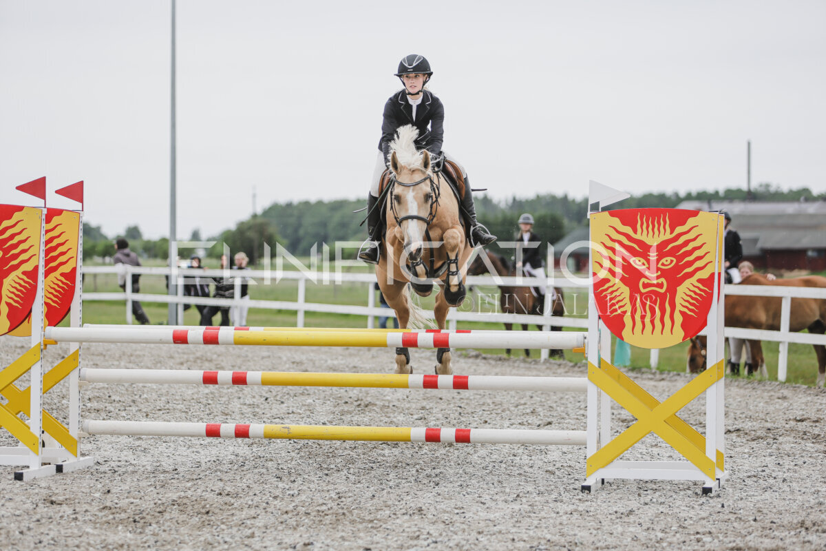 Tori_Karikas_2026_100_195