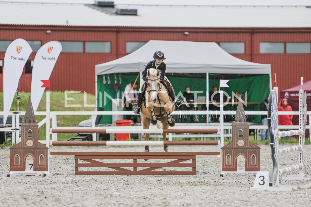 Tori_Karikas_2026_100_197