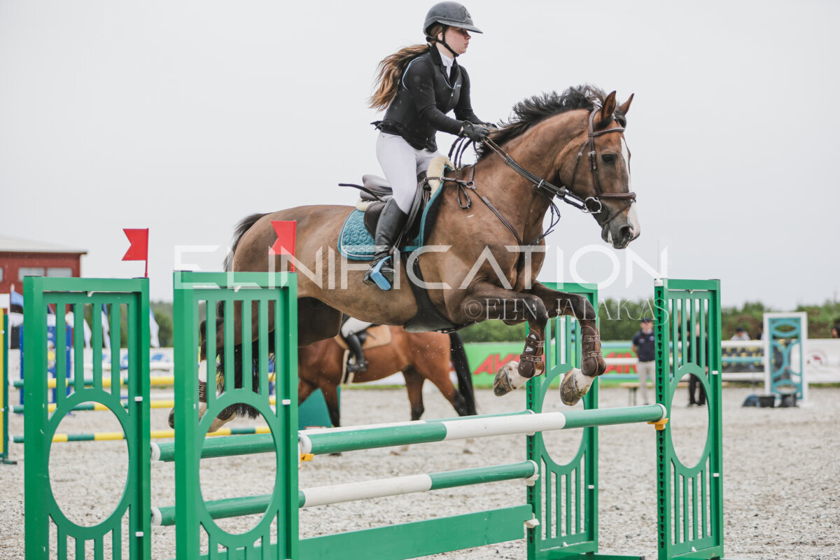 Tori_Karikas_2026_100_256