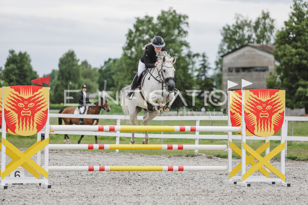 Tori_Karikas_2026_hc110-120_030