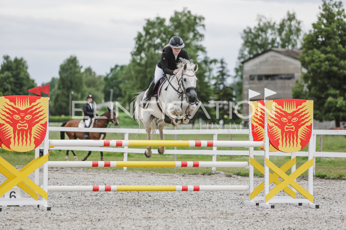 Tori_Karikas_2026_hc110-120_031