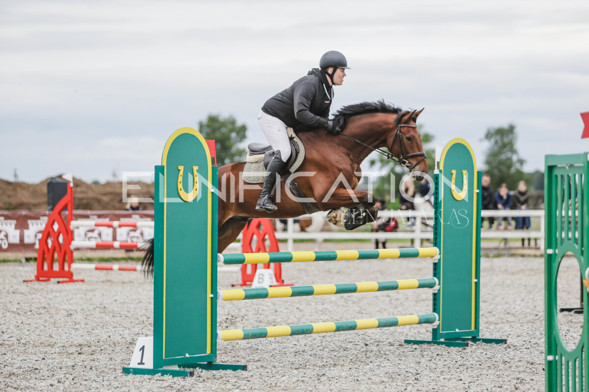 Tori_Karikas_2026_hc110-120_080