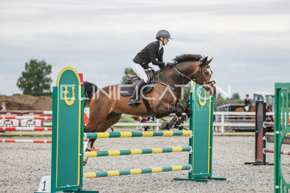 Tori_Karikas_2026_hc110-120_100