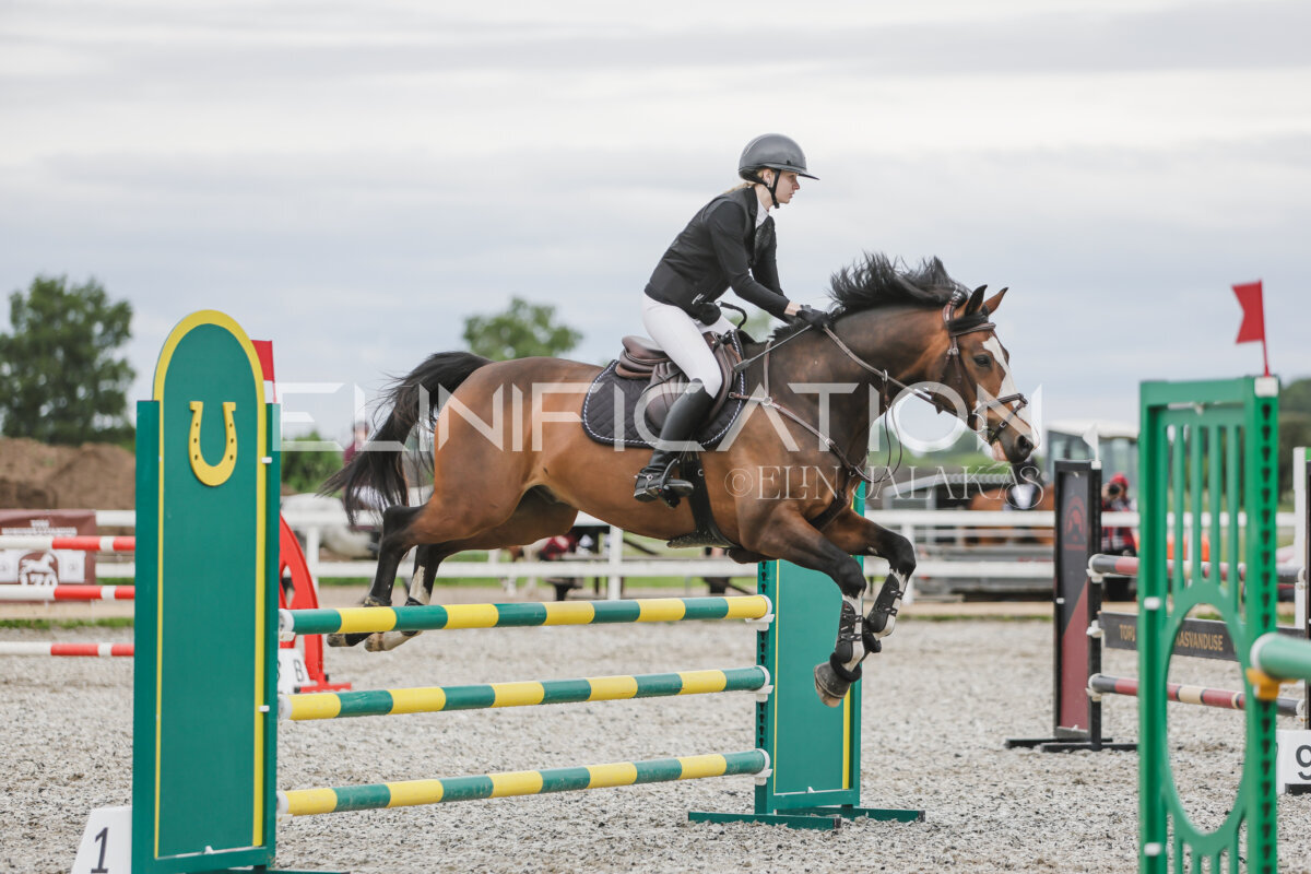 Tori_Karikas_2026_hc110-120_102