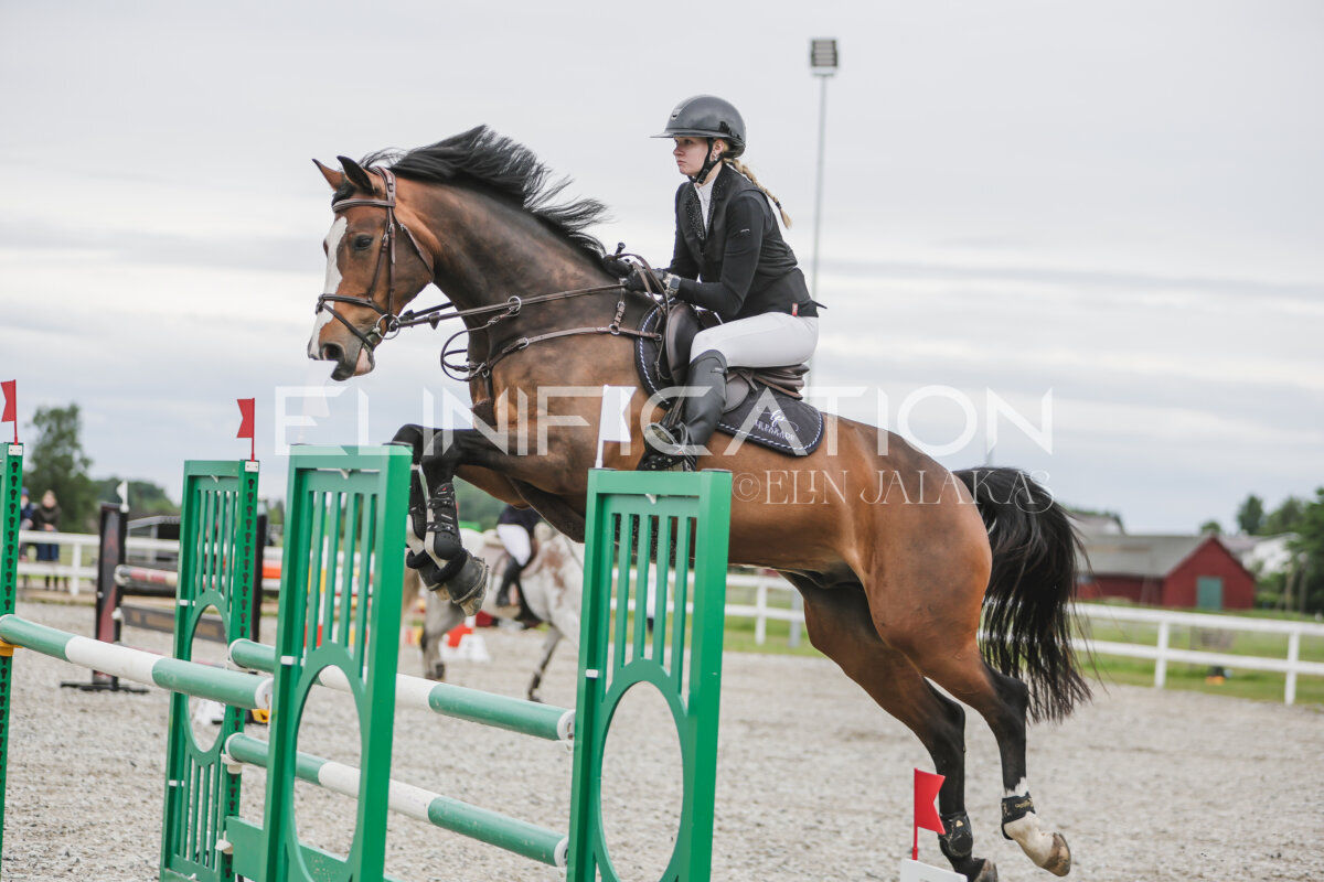 Tori_Karikas_2026_hc110-120_112
