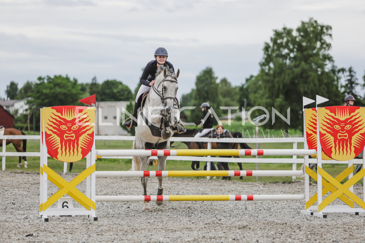 Tori_Karikas_2026_hc110-120_121