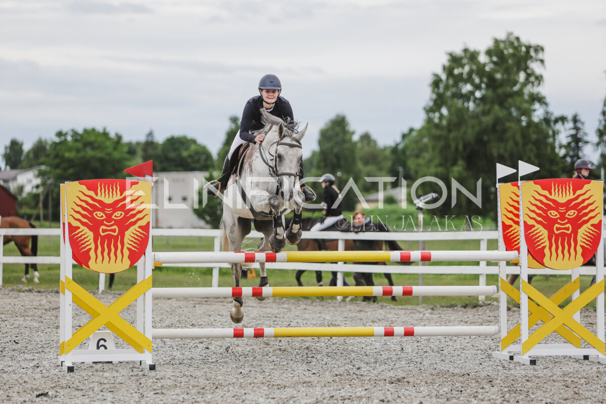 Tori_Karikas_2026_hc110-120_123