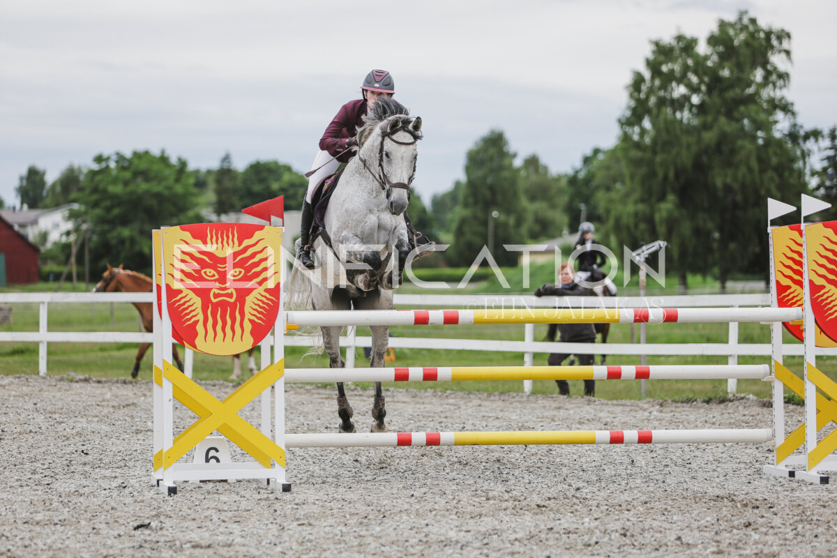 Tori_Karikas_2026_hc110-120_158