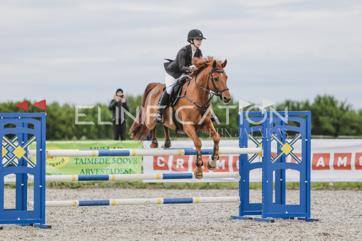 Tori_Karikas_2026_hc110-120_180