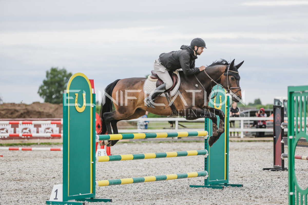 Tori_Karikas_2026_hc110-120_201
