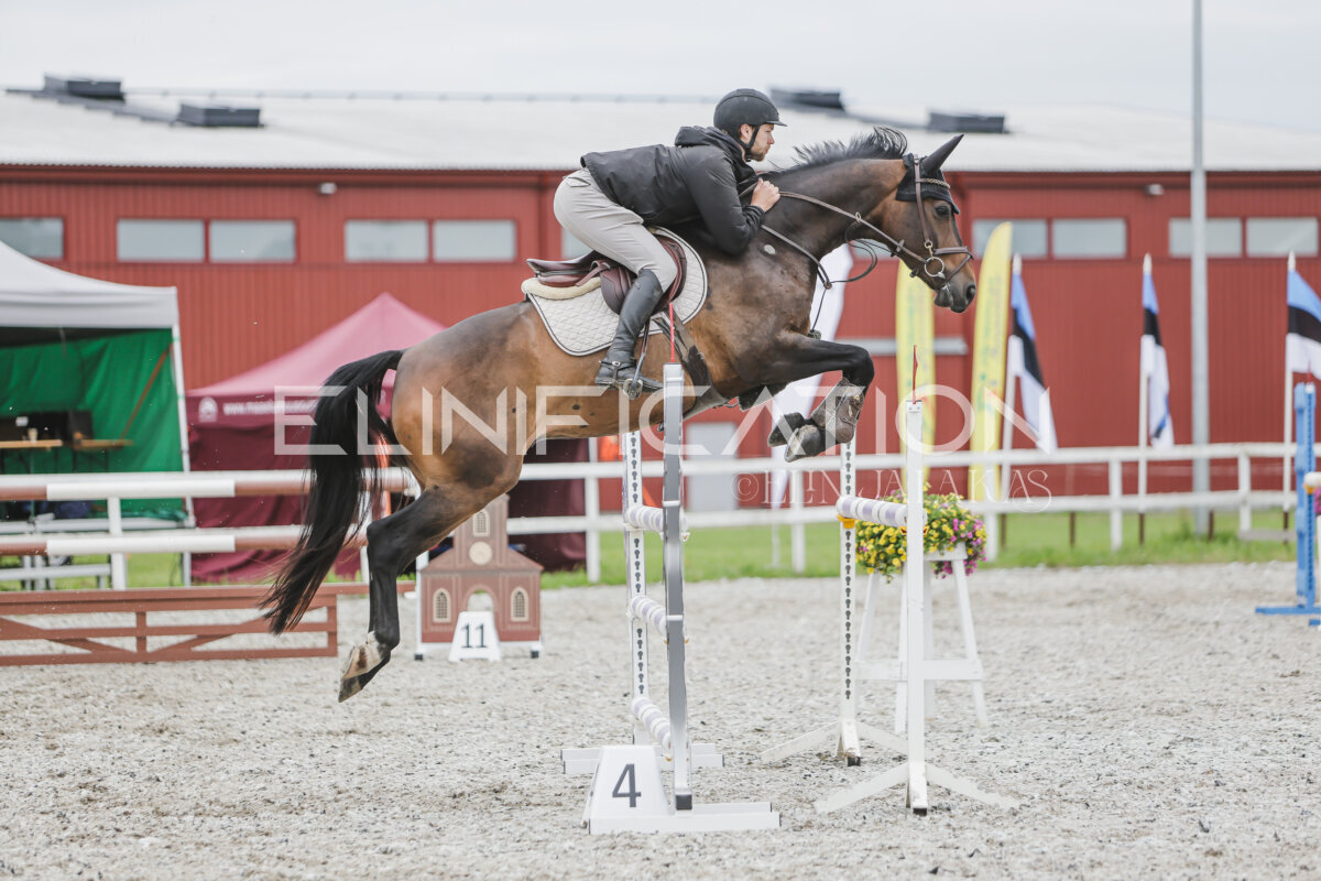 Tori_Karikas_2026_hc110-120_203