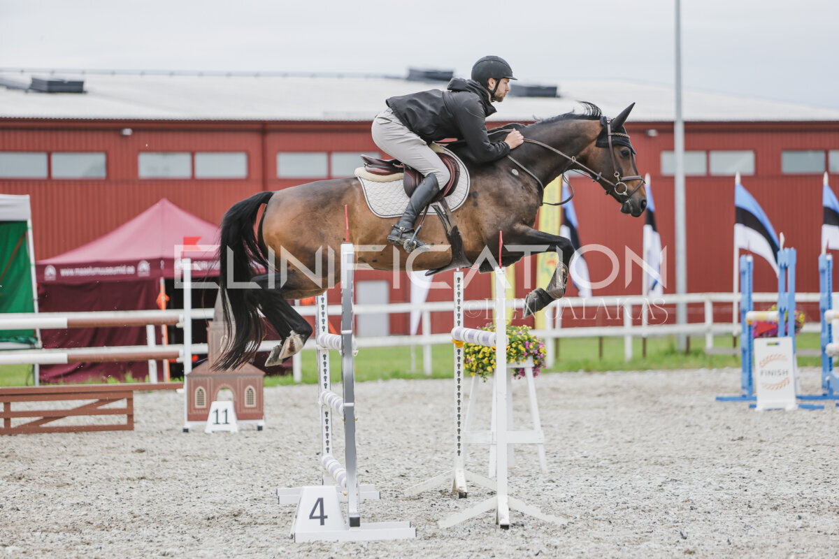 Tori_Karikas_2026_hc110-120_205