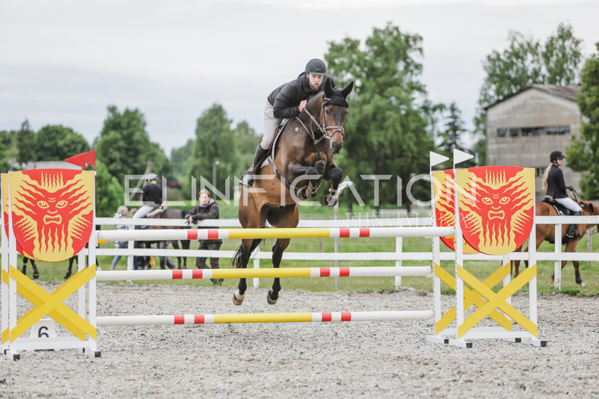 Tori_Karikas_2026_hc110-120_207