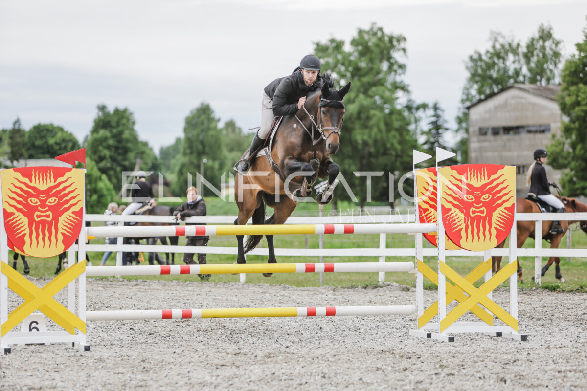 Tori_Karikas_2026_hc110-120_208