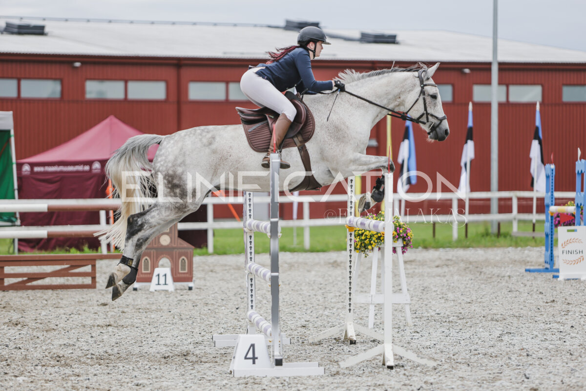 Tori_Karikas_2026_hc110-120_220