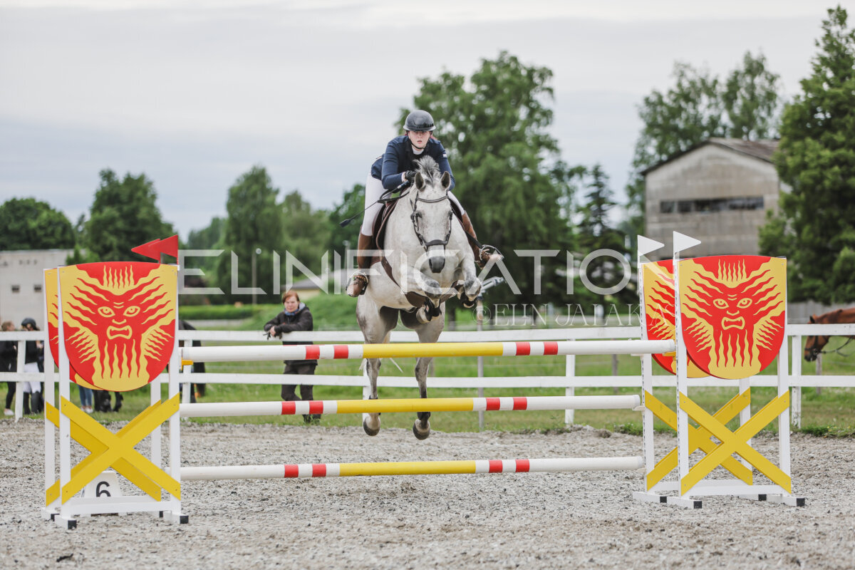 Tori_Karikas_2026_hc110-120_223