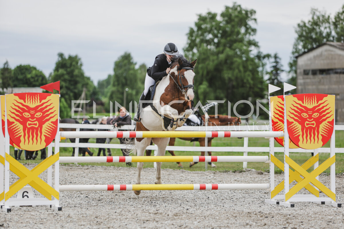 Tori_Karikas_2026_hc110-120_235