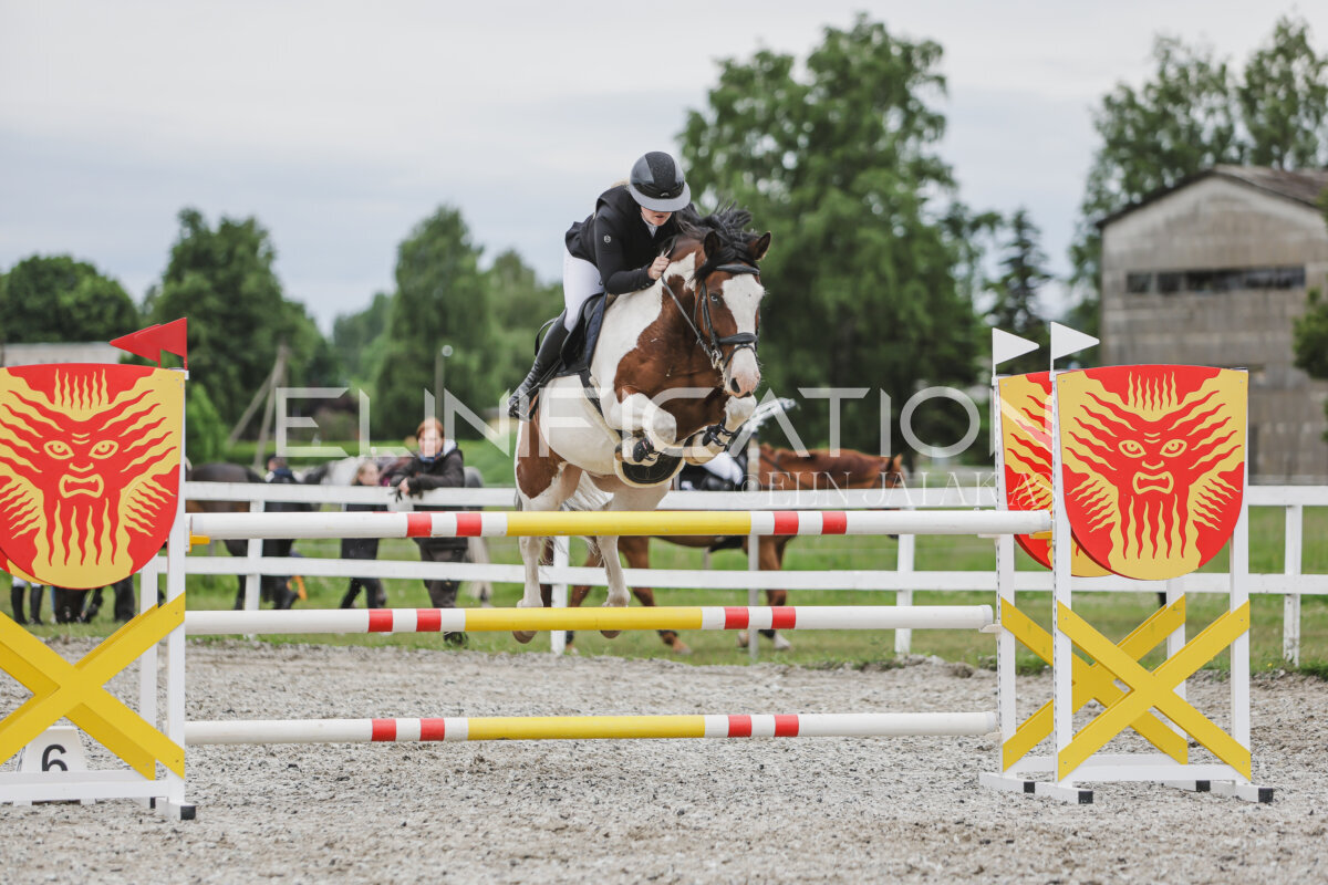 Tori_Karikas_2026_hc110-120_237