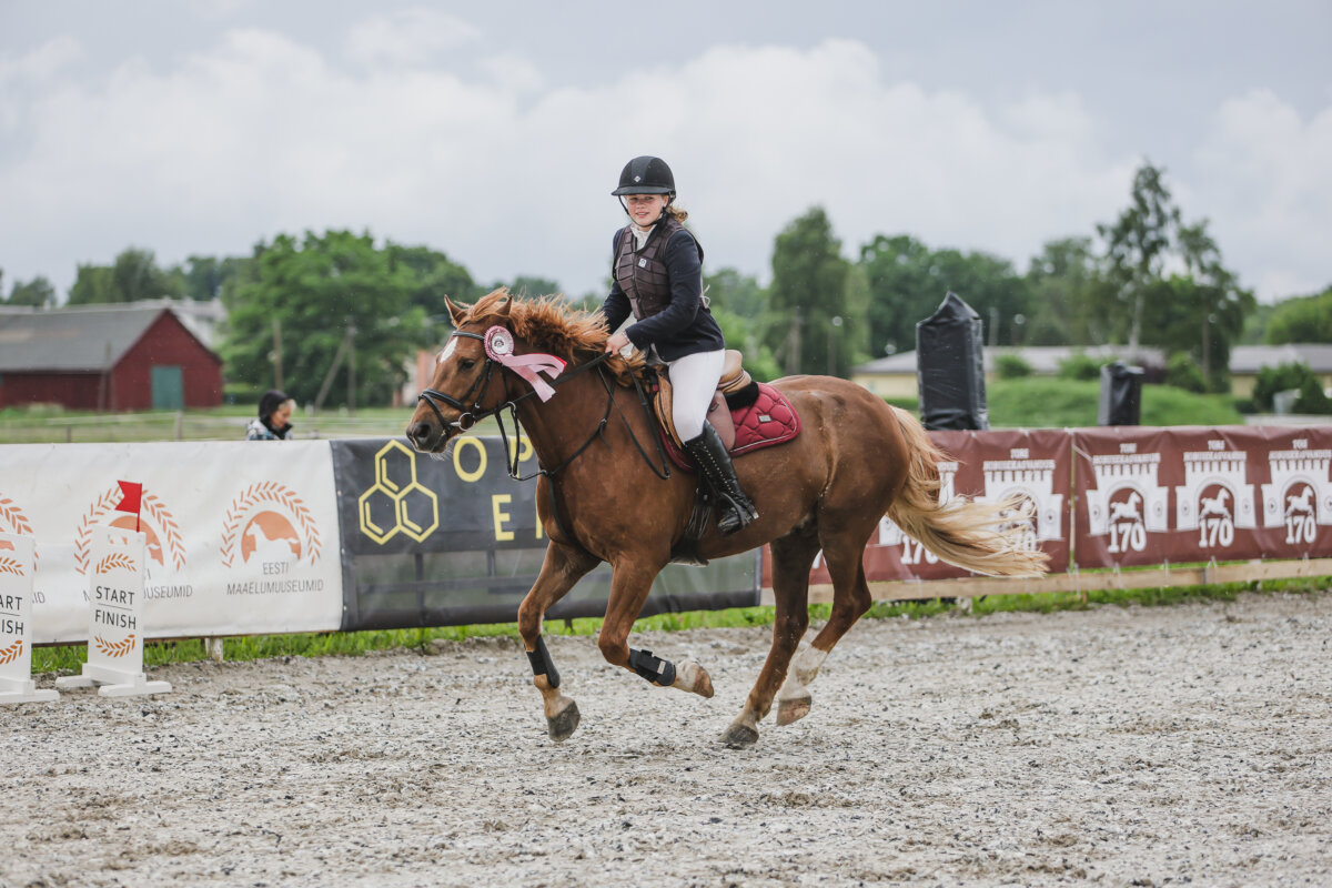 Tori_Karikas_2026_1_AT70cm_14