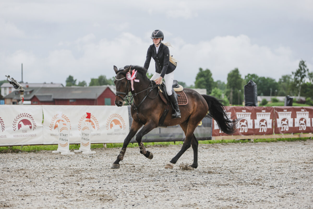 Tori_Karikas_2026_1_AT70cm_19