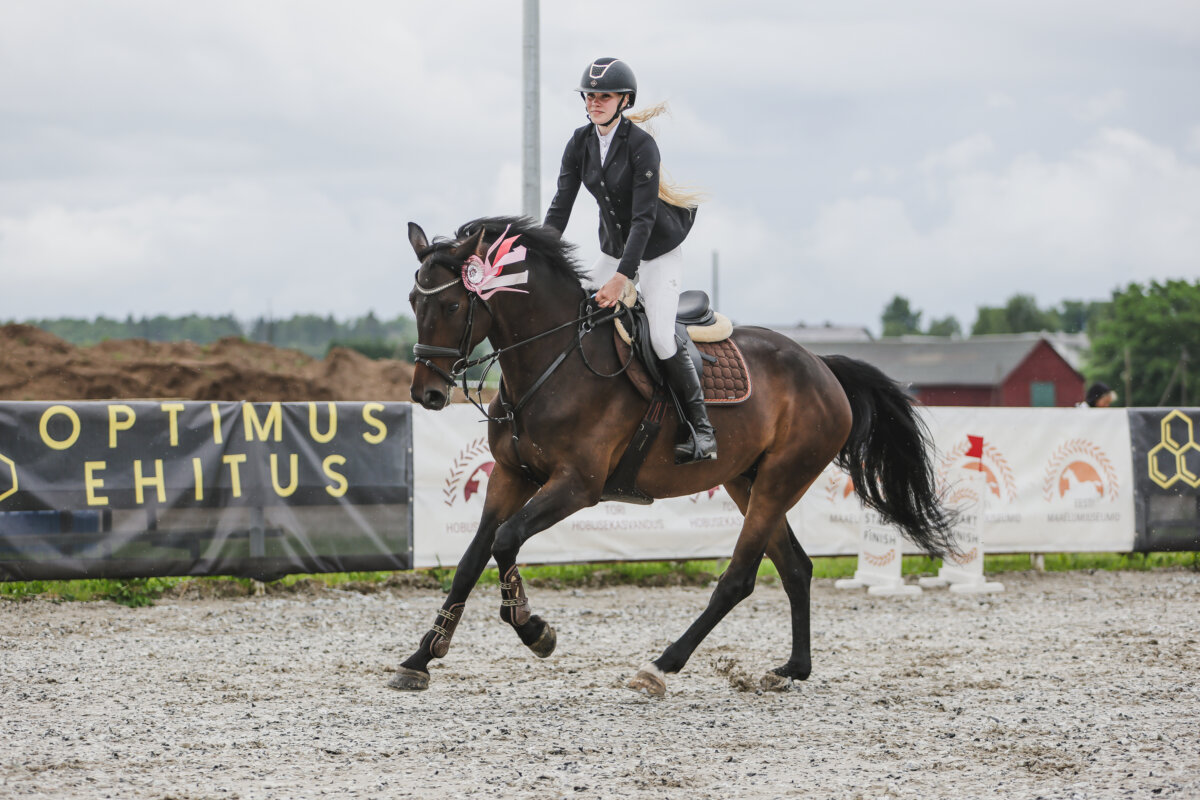 Tori_Karikas_2026_1_AT70cm_23